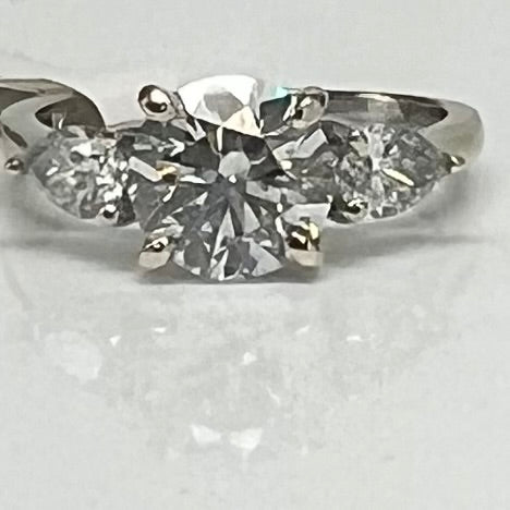 1.72ct Seng Firey Diamond™️ Ring